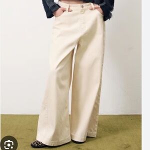 FRNCH Agatha Cream Denim Pants
Regular price $169.00 sz s NWT.